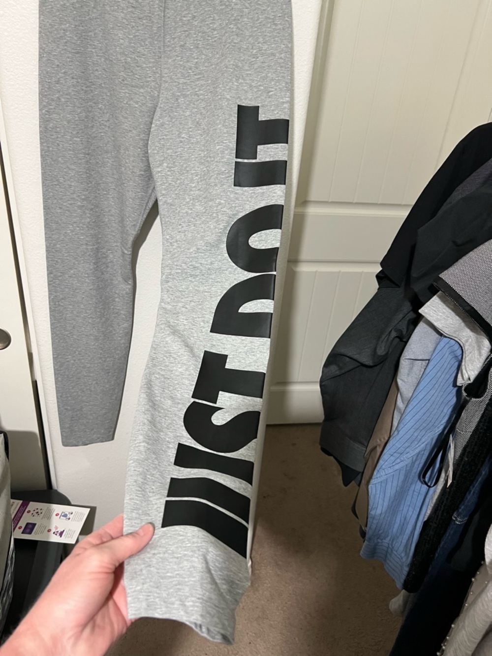 Hanes Snoopy Nike Tee Shirt & Nike Leggings - Picture 14 of 16